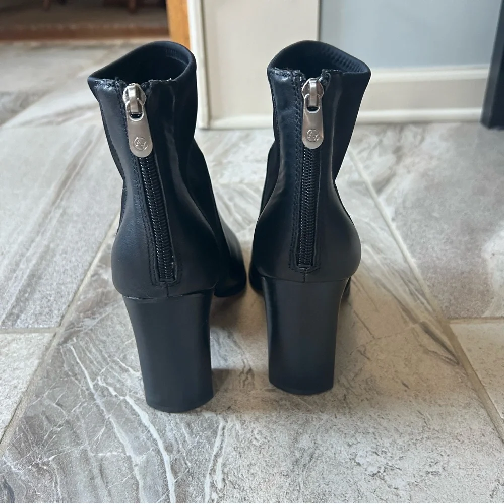 NWOB Adrienne Vittadini Ratti Black Leather Block Heel Ankle Boots, Size 10M